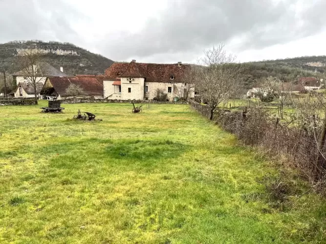 Sauliac-sur-Célé, Lot, France1199