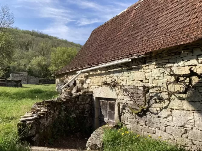 Sauliac-sur-Célé, Lot, France1199