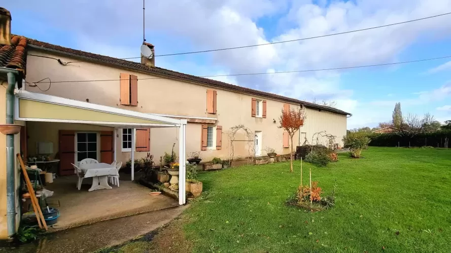 6-bedroom Farmhouse,  5.9ha land, barns, equestrian, smallholding, rural property, Monsegur