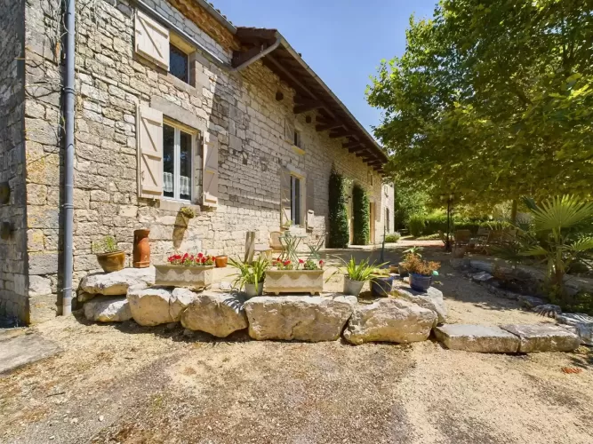 Equestrian property, 40 hectares, pool, guest house, Penne d Agenais,  France 