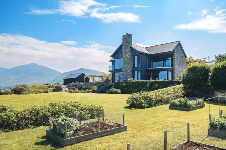 Contemporary, Country Home, 3 acres, Caernarfon, Wales