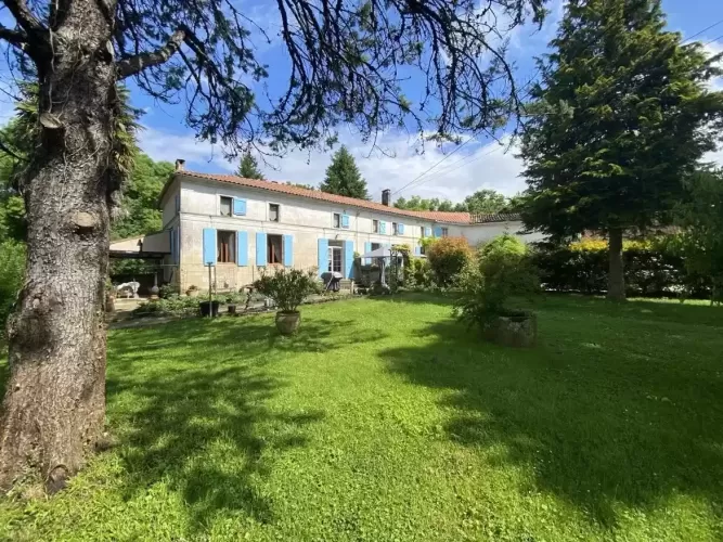 3-bed Farmhouse, 3-bed Cottage, Pons, Charente-Maritime, multi-generational, holiday cottage, annexe, 