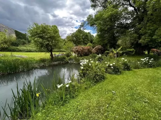 3-bed Farmhouse, 3-bed Cottage, Pons, Charente-Maritime, multi-generational, holiday cottage, annexe, 