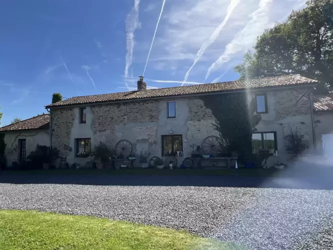 Farm, equestrian estate,  4 houses,  24 ha of land, Haute-Vienne