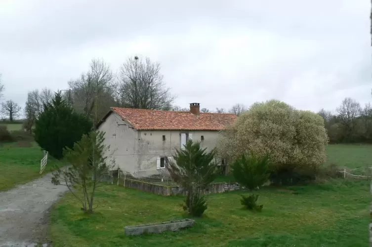 Farmhouse, second house, outbuildings,  27 hectares, Limousin , Oradour-Saint-Genest