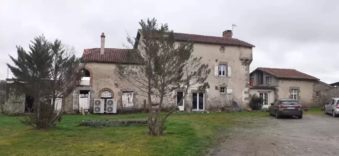 Farmhouse, second house, outbuildings,  27 hectares, Limousin , Oradour-Saint-Genest