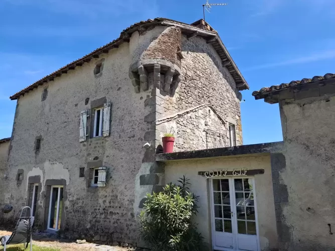 Farmhouse, second house, outbuildings,  27 hectares, Limousin , Oradour-Saint-Genest