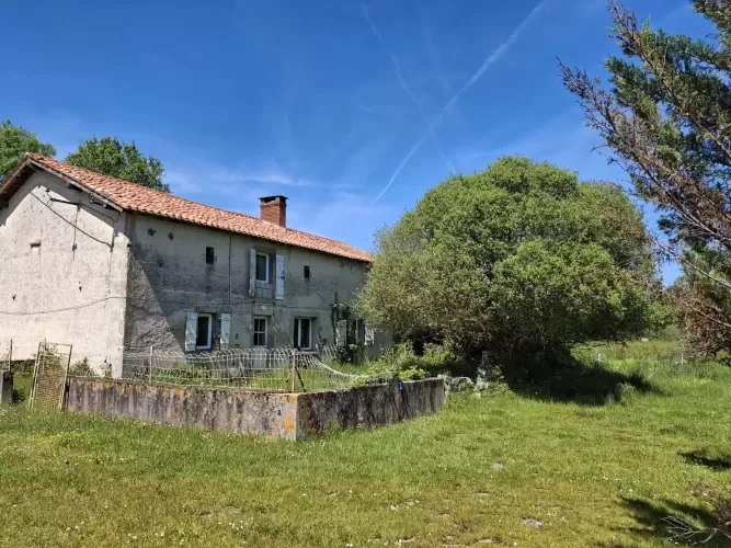 Farmhouse, second house, outbuildings,  27 hectares, Limousin , Oradour-Saint-Genest