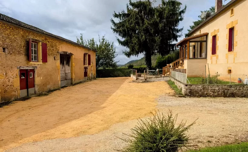 4-bed, Equestrian Property, holiday lets, multi-generational living, pool, stables, 6 hectares, off-road riding, monpazier, belves, perigord, dordogne