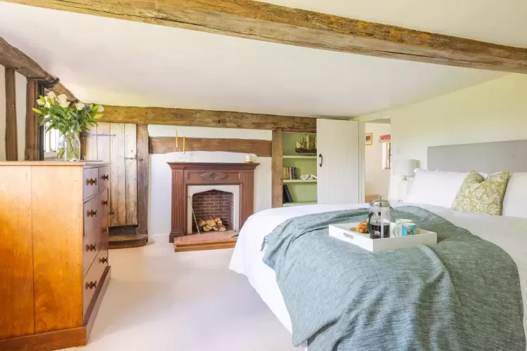 Historic 5-bed farmhouse, annexe, 14 acres, High Hurstwood, airbnb, glamping, multi-generational living