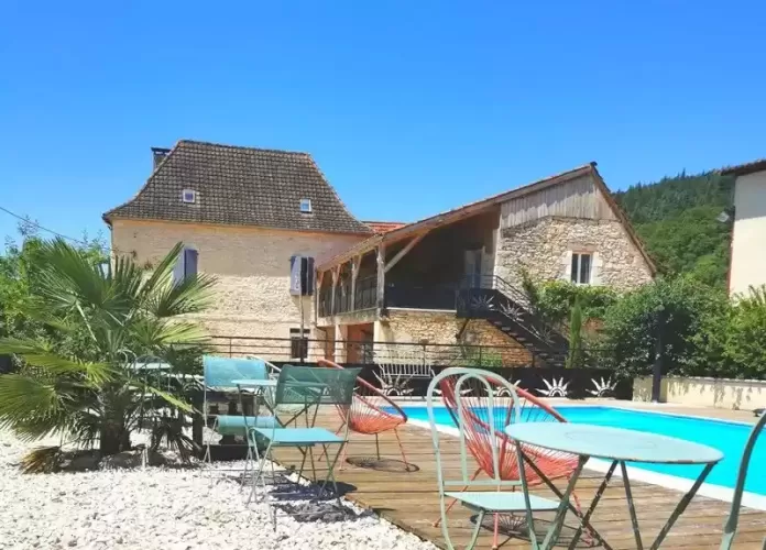  Rural Property, holiday apartments, pool, gites, St Cirq Lapopie, France