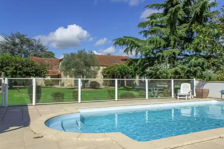 Fully renovated, 5-bed, stone villa, pool, Puy-l\'Eveque, France
