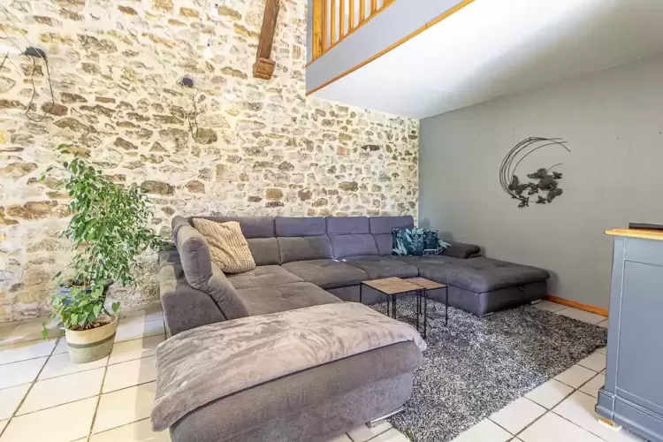 Fully renovated, 5-bed, stone villa, pool, Puy-l\'Eveque, France
