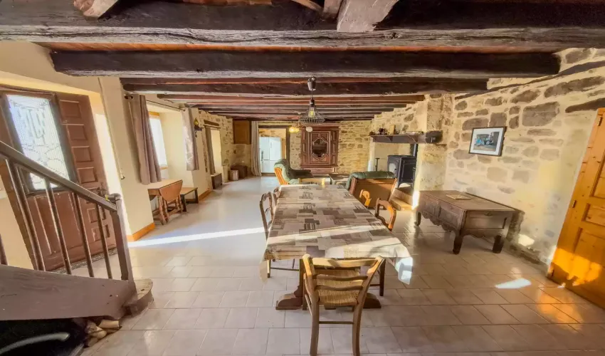 Thiviers, Dordogne, 24800, France1296