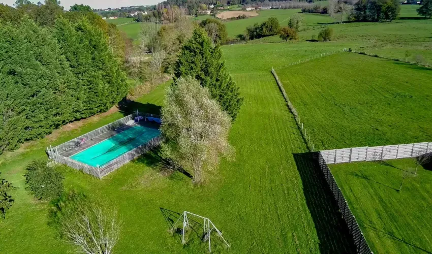 Thiviers, Dordogne, 24800, France1296