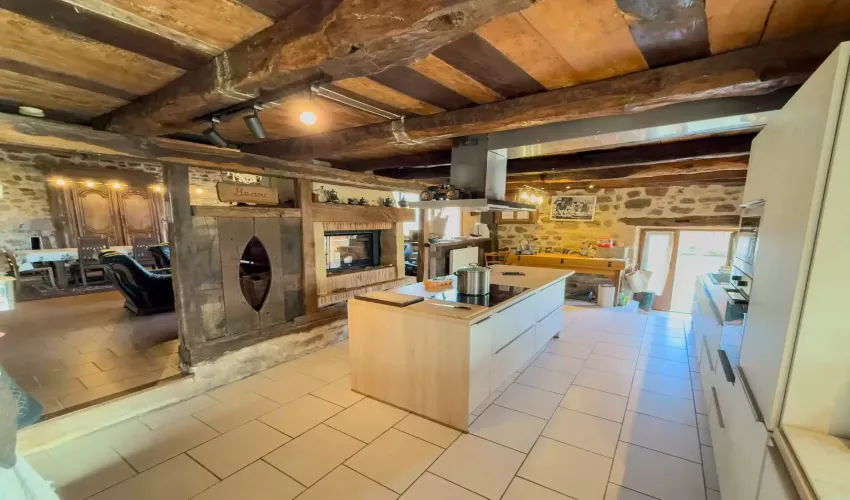 Thiviers, Dordogne, 24800, France1296