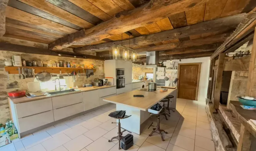 Thiviers, Dordogne, 24800, France1296