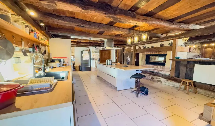Thiviers, Dordogne, 24800, France1296
