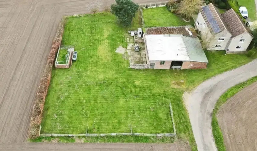 Rural Property with landLN4 4RT, United KingdomFor Sale