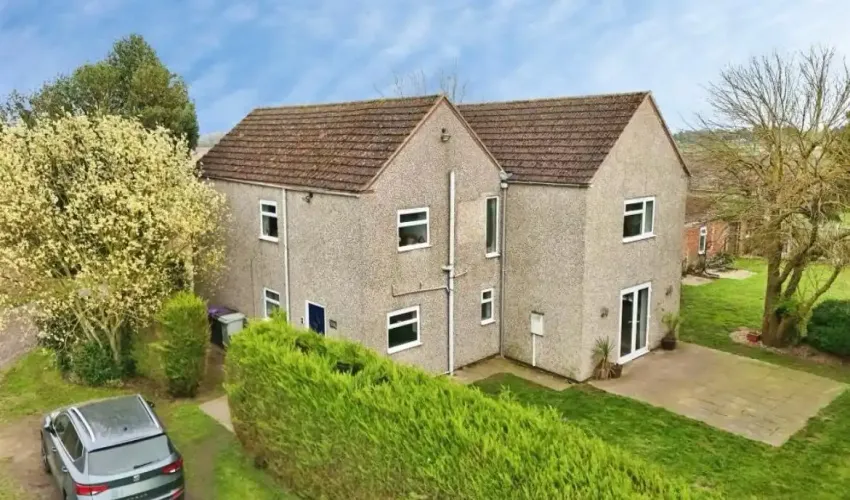 Rural Property with landLN4 4RT, United KingdomFor Sale