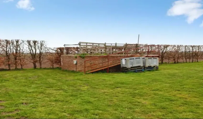 Rural Property with landLN4 4RT, United KingdomFor Sale