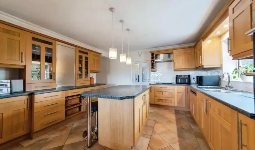 Rural Property with landLN4 4RT, United KingdomFor Sale