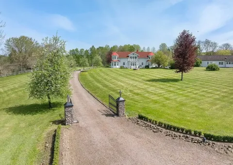 equestrian property Sweden, equestrian estate Skåne, horse farm Sweden, professional equestrian facility, indoor arena Sweden, riding arena Sweden, equestrian business for sale, horse property with income, rural property Skåne, Linderöd property for sale, Swedish horse farm, property with stables Sweden, equestrian training facility Europe