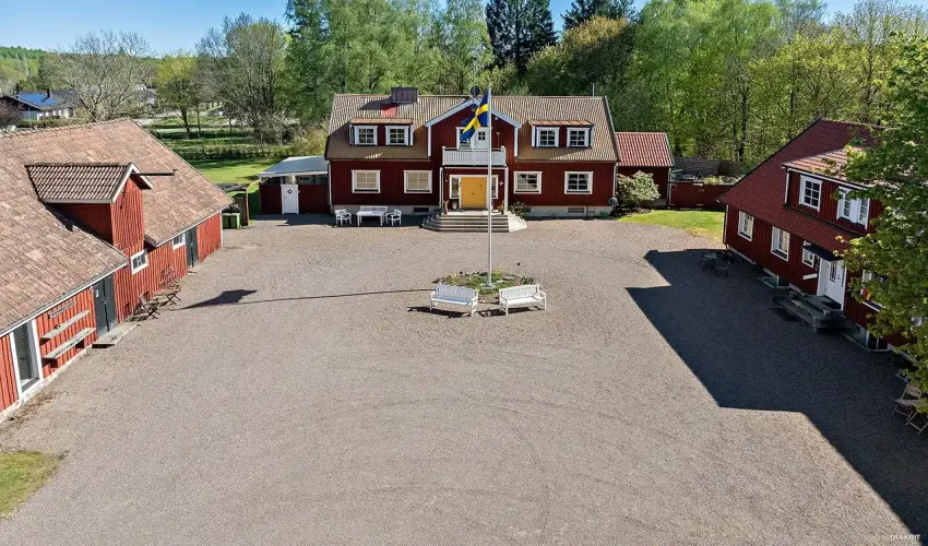 B&B for sale Sweden, tourism business for sale Sweden, hospitality property Sweden, commercial property Skåne, property for sale Åsljunga, bed and breakfast Skåne, business with accommodation Sweden, motorhome site for sale, caravan pitches Sweden, event venue for sale Sweden, rural business Sweden, lifestyle business Sweden, guesthouse for sale Sweden, property with pool Sweden, property for sale Örkelljunga, tourism investment Sweden, Sjökaptensgården
