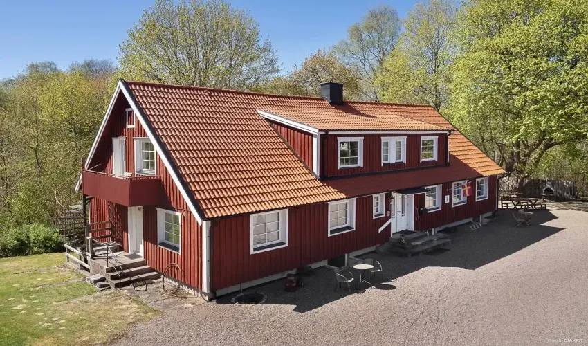 B&B for sale Sweden, tourism business for sale Sweden, hospitality property Sweden, commercial property Skåne, property for sale Åsljunga, bed and breakfast Skåne, business with accommodation Sweden, motorhome site for sale, caravan pitches Sweden, event venue for sale Sweden, rural business Sweden, lifestyle business Sweden, guesthouse for sale Sweden, property with pool Sweden, property for sale Örkelljunga, tourism investment Sweden, Sjökaptensgården